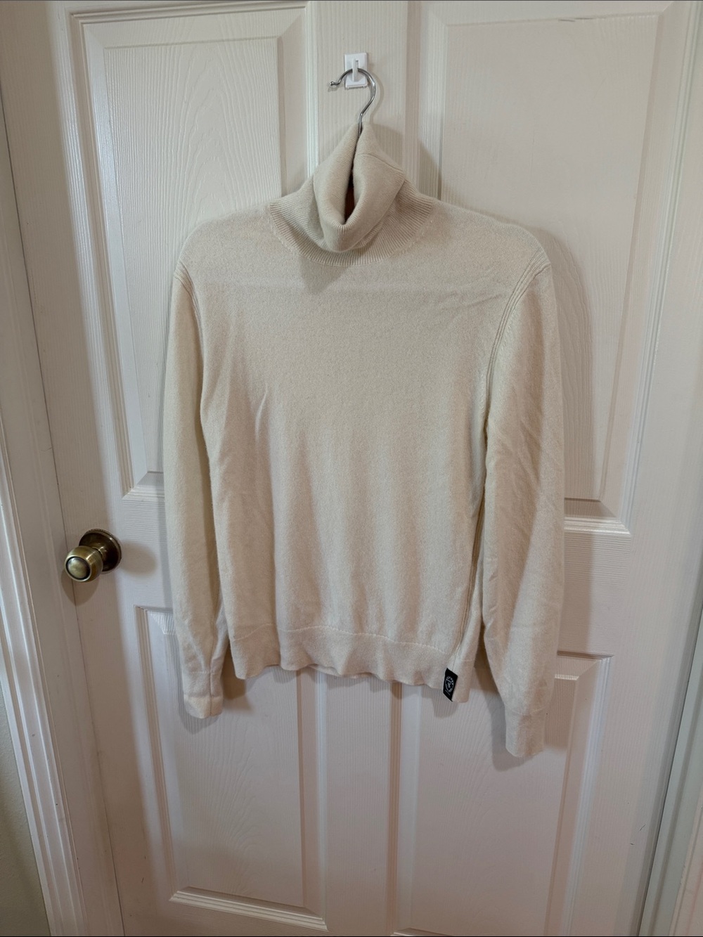 Todd Snyder Cream Turtleneck Sweater Sz S.  Box46